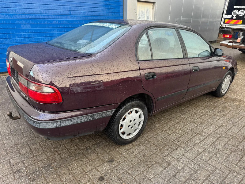 Toyota Carina E **2.0 PETROL-ESSENCE** - Berlina: foto 4 Toyota Carina E **2.0 PETROL-ESSENCE** - Berlina: foto 4