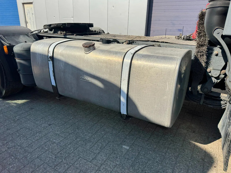 DAF XF 95.380 **EURO 3-BELGIAN TRUCK-MANUAL GEAR** - Trattore stradale: foto 4 DAF XF 95.380 **EURO 3-BELGIAN TRUCK-MANUAL GEAR** - Trattore stradale: foto 4
