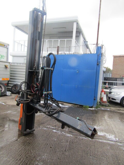 GAYK VR120 BARRIER DRIVE HAMMER - Attrezzatura per Veicolo speciale/ Comunale: foto 3 GAYK VR120 BARRIER DRIVE HAMMER - Attrezzatura per Veicolo speciale/ Comunale: foto 3