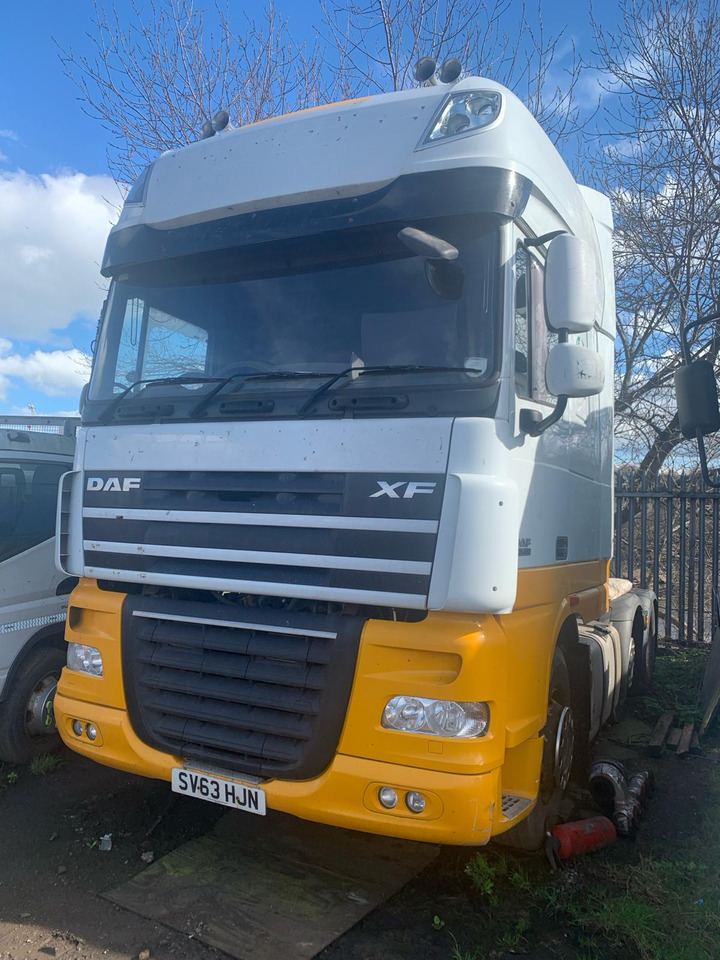 DAF XF 105 460 MANUAL (2013) BREAKING FOR PARTS - Camion: foto 1 DAF XF 105 460 MANUAL (2013) BREAKING FOR PARTS - Camion: foto 1