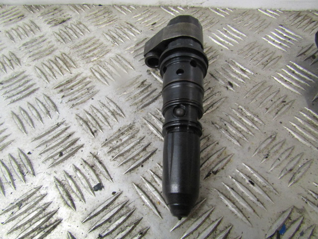 Cummins E14 INJECTORS (6) PART NO 3077718 - Sistema di alimentazione per Camion: foto 2 Cummins E14 INJECTORS (6) PART NO 3077718 - Sistema di alimentazione per Camion: foto 2