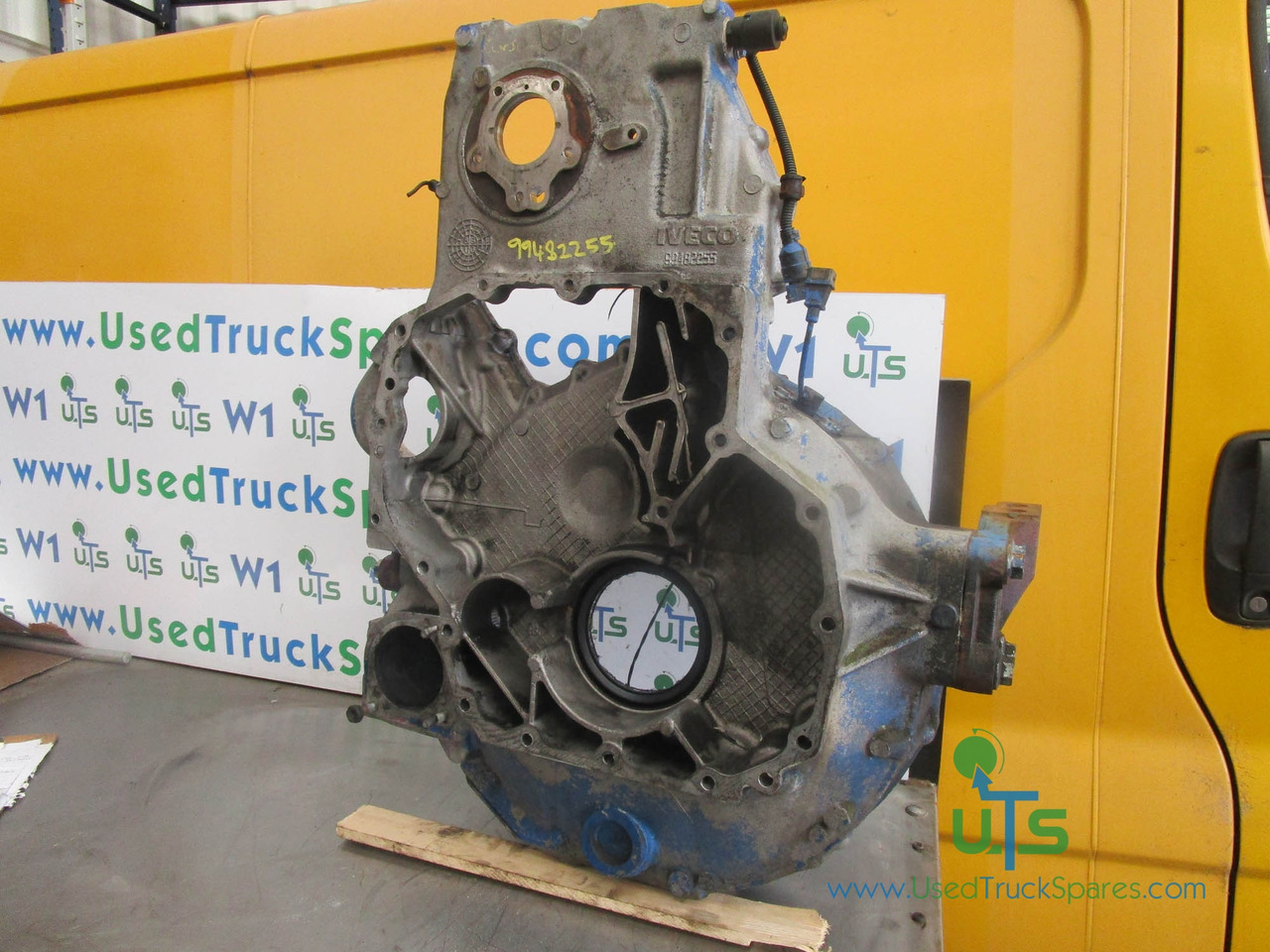 IVECO CURSOR 8 FLYWHEEL BELLHOUSING P/NO 99482255 - Volano per Camion: foto 1 IVECO CURSOR 8 FLYWHEEL BELLHOUSING P/NO 99482255 - Volano per Camion: foto 1