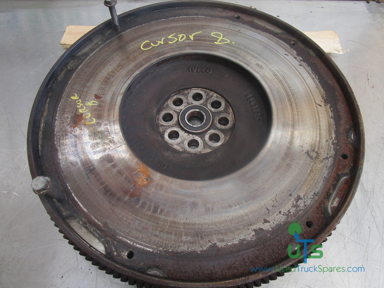 IVECO CURSOR 8 FLYWHEEL P/NO 99633961 - Volano per Camion: foto 2 IVECO CURSOR 8 FLYWHEEL P/NO 99633961 - Volano per Camion: foto 2
