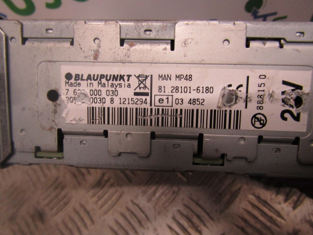 MAN ‘BLAUPUNKT’ CD/RADIO 81.28101.6180 - Cabina e interni per Camion: foto 2 MAN ‘BLAUPUNKT’ CD/RADIO 81.28101.6180 - Cabina e interni per Camion: foto 2