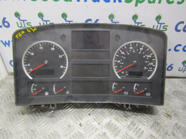 MAN TGA CLOCK CLUSTER P/NO 81.27202.5155 - Cabina e interni per Camion: foto 1 MAN TGA CLOCK CLUSTER P/NO 81.27202.5155 - Cabina e interni per Camion: foto 1