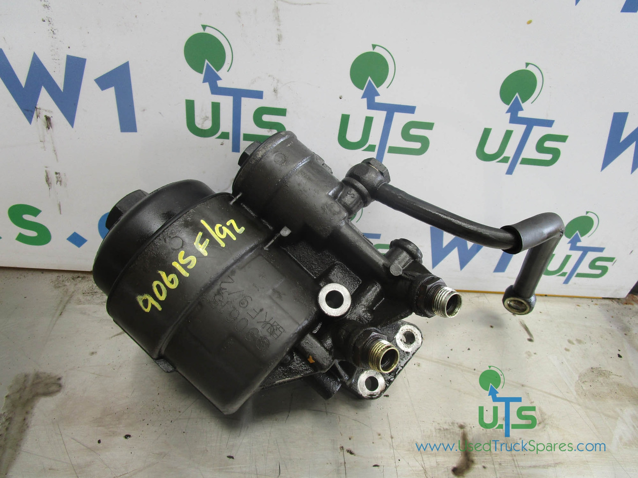 MERCEDES 1323/1823/2528 FUEL FILTER HOUSING P/NO 90615F/92 - Motore e ricambi per Camion: foto 1 MERCEDES 1323/1823/2528 FUEL FILTER HOUSING P/NO 90615F/92 - Motore e ricambi per Camion: foto 1