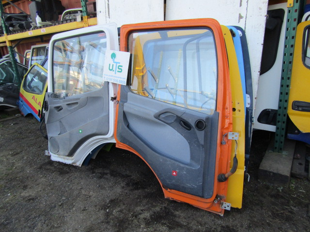MERCEDES ATEGO/AXOR COMPLETE DOORS - Cabina e interni per Camion: foto 2 MERCEDES ATEGO/AXOR COMPLETE DOORS - Cabina e interni per Camion: foto 2