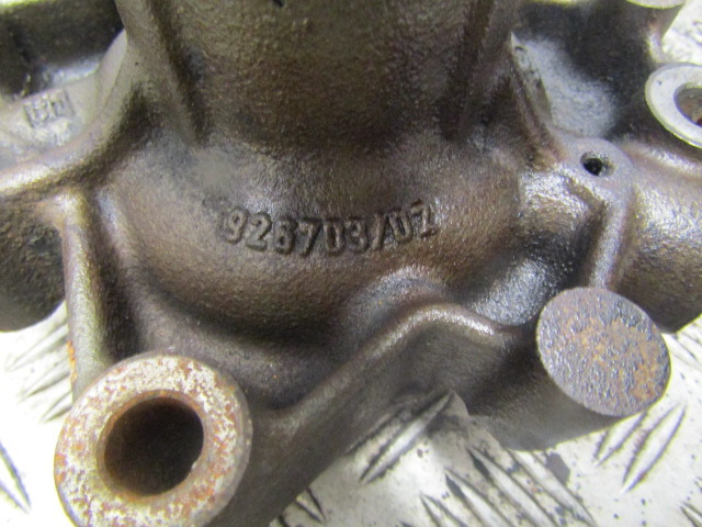 MITSUBISHI 4M50 BOSCH FUEL PUMP P/NO 0445 020 050 / ME225083 - Sistema di alimentazione per Camion: foto 1 MITSUBISHI 4M50 BOSCH FUEL PUMP P/NO 0445 020 050 / ME225083 - Sistema di alimentazione per Camion: foto 1