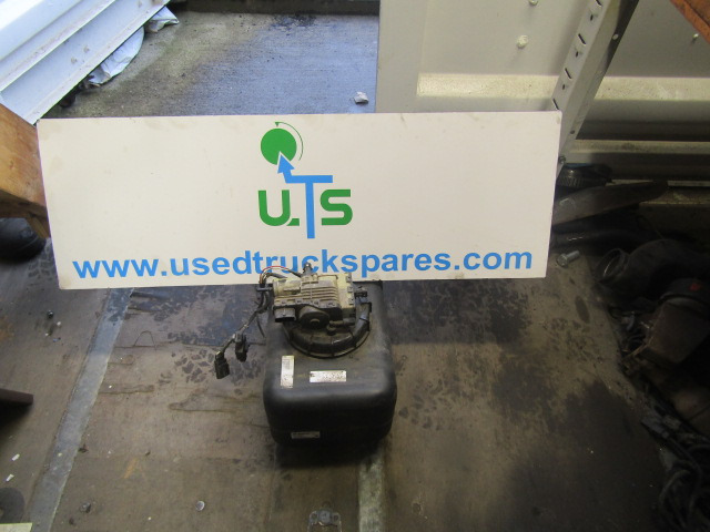 MITSUBISHI FUSO 7C15 AD BLUE TANK COMPLETE P/NO ML212662 - Serbatoio carburante per Camion: foto 1 MITSUBISHI FUSO 7C15 AD BLUE TANK COMPLETE P/NO ML212662 - Serbatoio carburante per Camion: foto 1