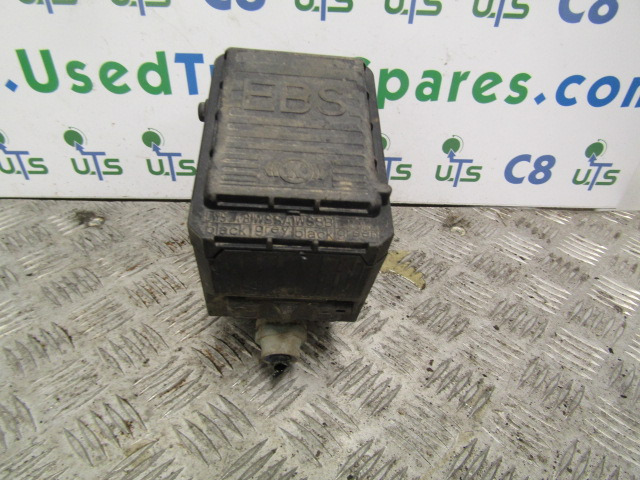 RENAULT MIDLUM DXI EBS BRAKE VALVE ‘KNORR-BREMSE’ P/NO - Ricambi freni per Camion: foto 1 RENAULT MIDLUM DXI EBS BRAKE VALVE ‘KNORR-BREMSE’ P/NO - Ricambi freni per Camion: foto 1