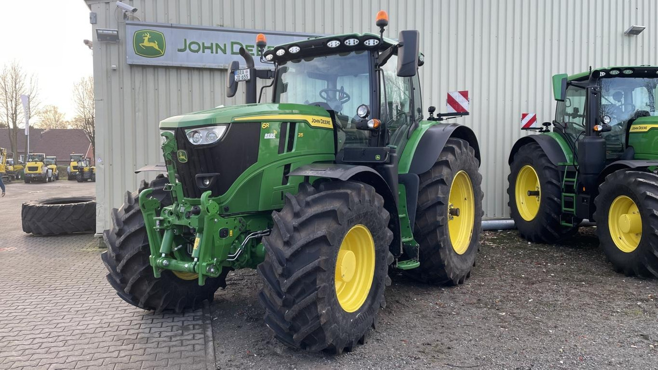 John Deere 6R215 - Trattore: foto 1 John Deere 6R215 - Trattore: foto 1