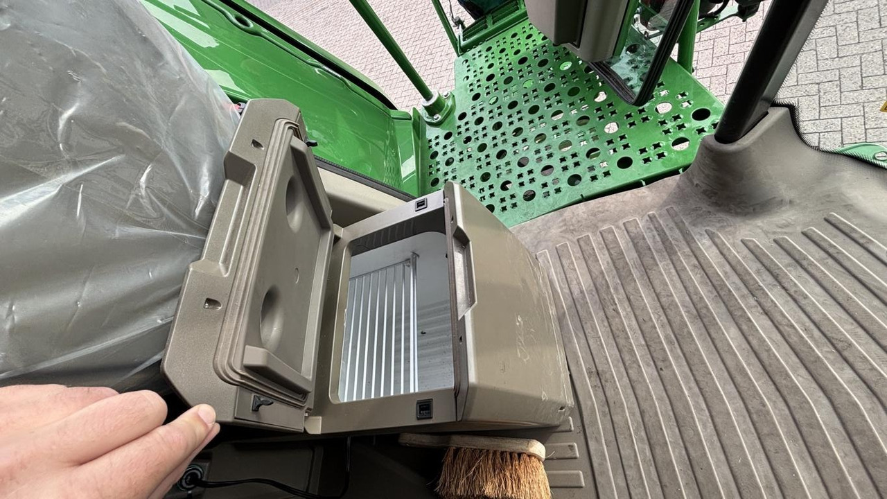 John Deere MÄHDRESCHER T5700 MY25 - Mietitrebbia: foto 3 John Deere MÄHDRESCHER T5700 MY25 - Mietitrebbia: foto 3