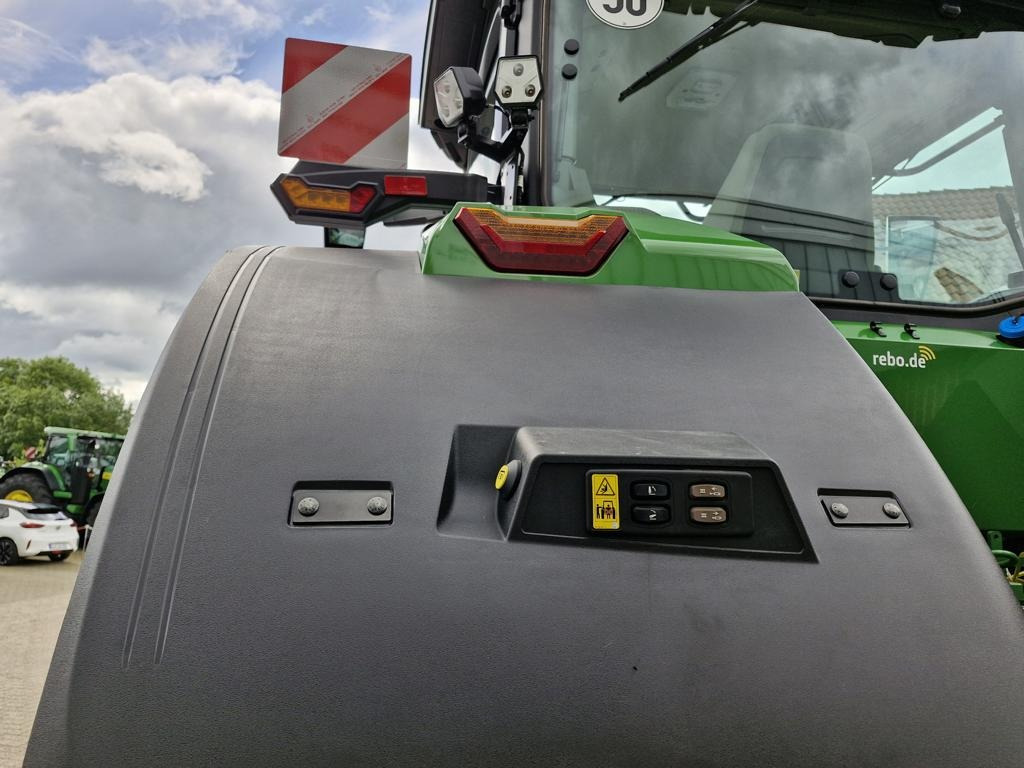John Deere TRAKTOR 7R330 - Trattore: foto 2 John Deere TRAKTOR 7R330 - Trattore: foto 2