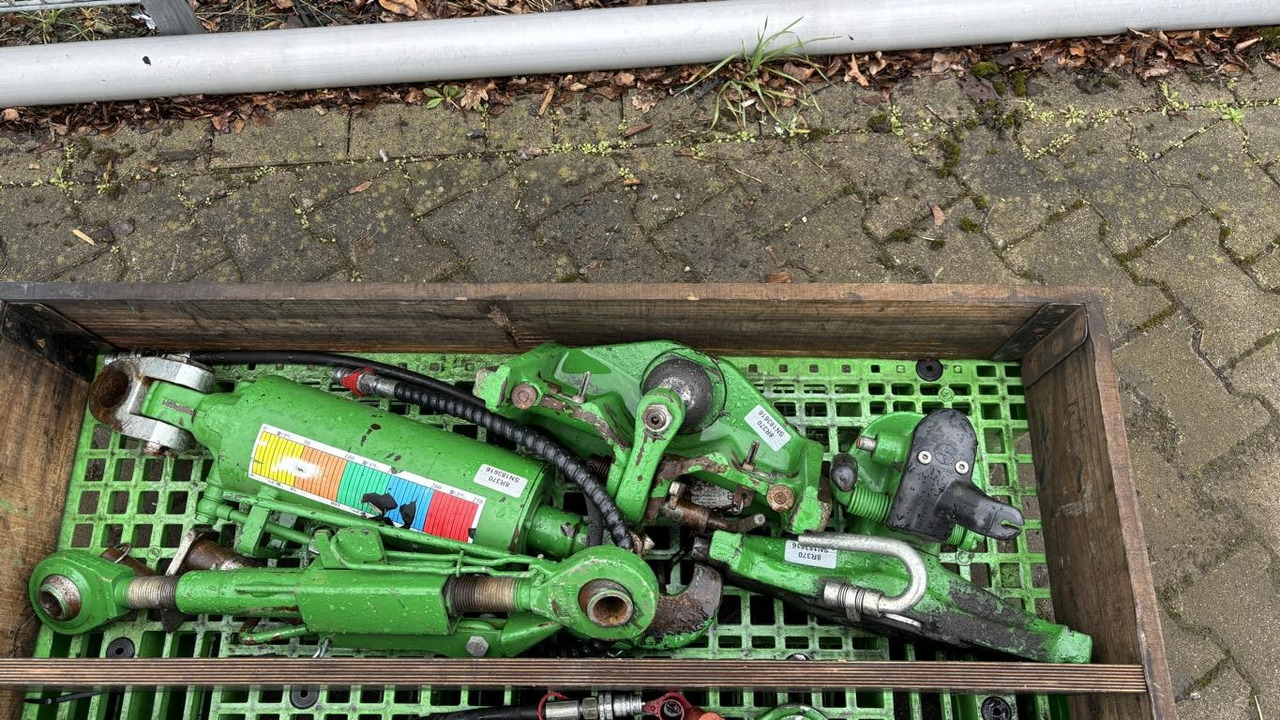 John Deere TRAKTOR 8R370 - Trattore: foto 2 John Deere TRAKTOR 8R370 - Trattore: foto 2
