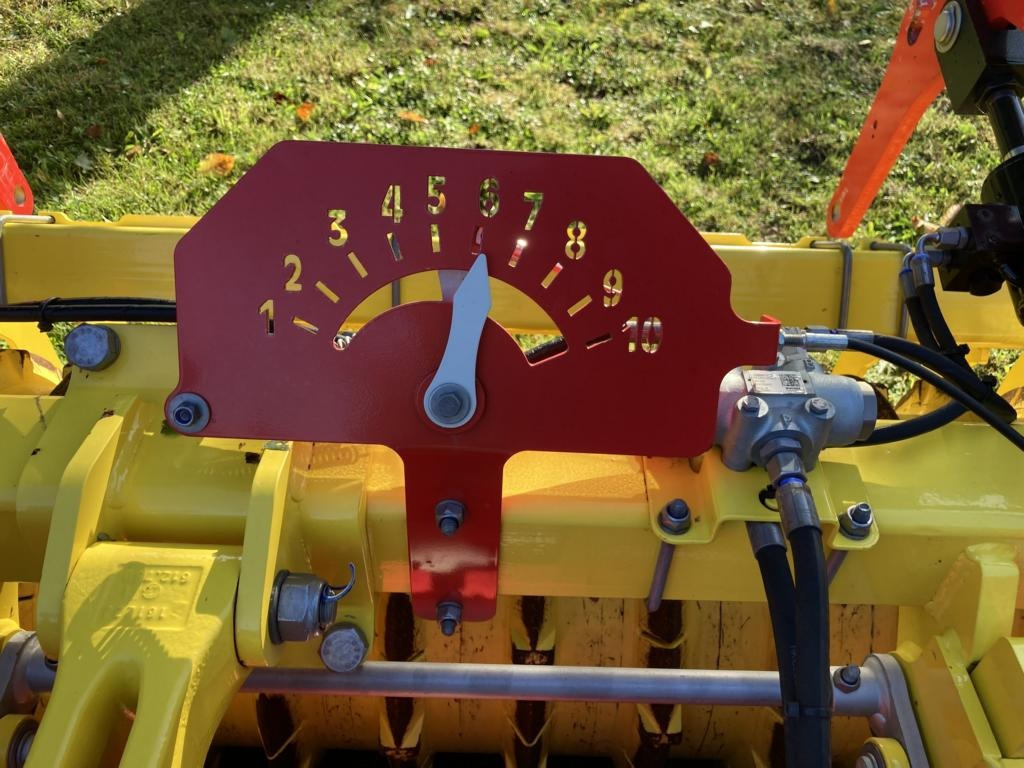 Pöttinger LION 403 C - Erpice: foto 3 Pöttinger LION 403 C - Erpice: foto 3