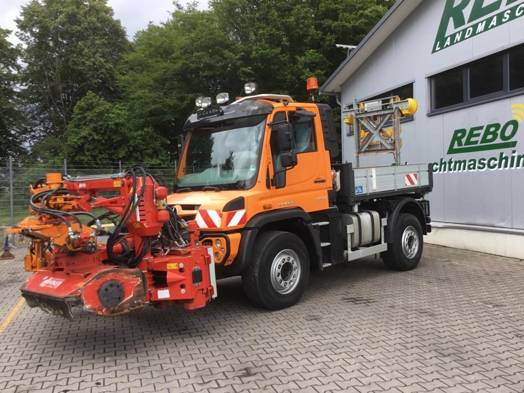 Mercedes-Benz UNIMOG U 527 - Veicolo speciale/ Comunale: foto 1 Mercedes-Benz UNIMOG U 527 - Veicolo speciale/ Comunale: foto 1