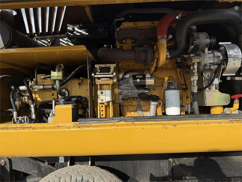 Escavatore gommato CAT M315C: foto 13 Escavatore gommato CAT M315C: foto 13