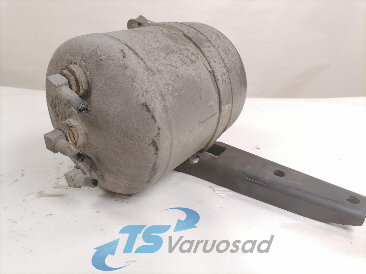 MAN Air tank 81514016016 - Ricambio universale per Camion: foto 2 MAN Air tank 81514016016 - Ricambio universale per Camion: foto 2