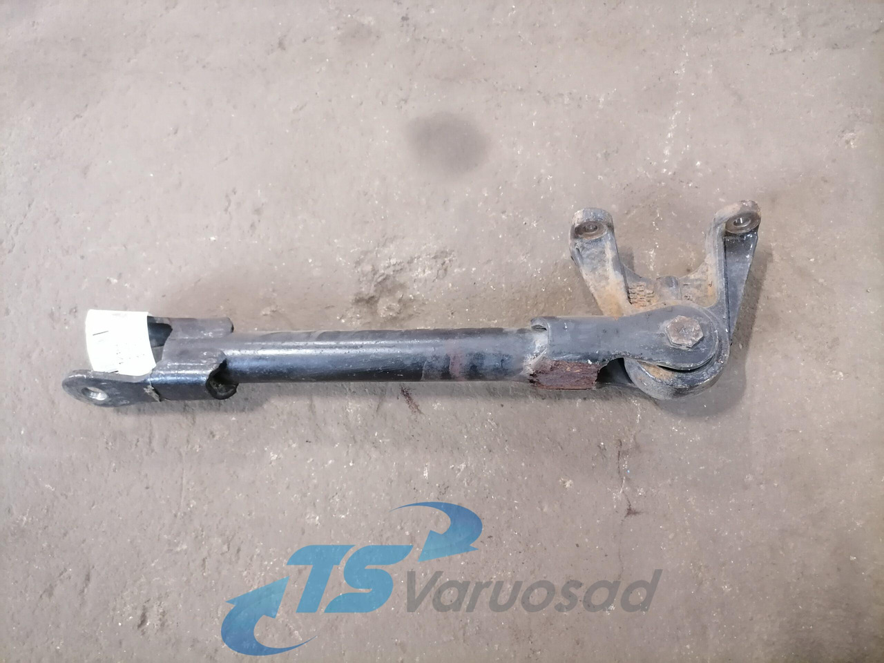 MAN Anti roll bar bracket 81437185111 - Barra stabilizzatrici per Camion: foto 2 MAN Anti roll bar bracket 81437185111 - Barra stabilizzatrici per Camion: foto 2