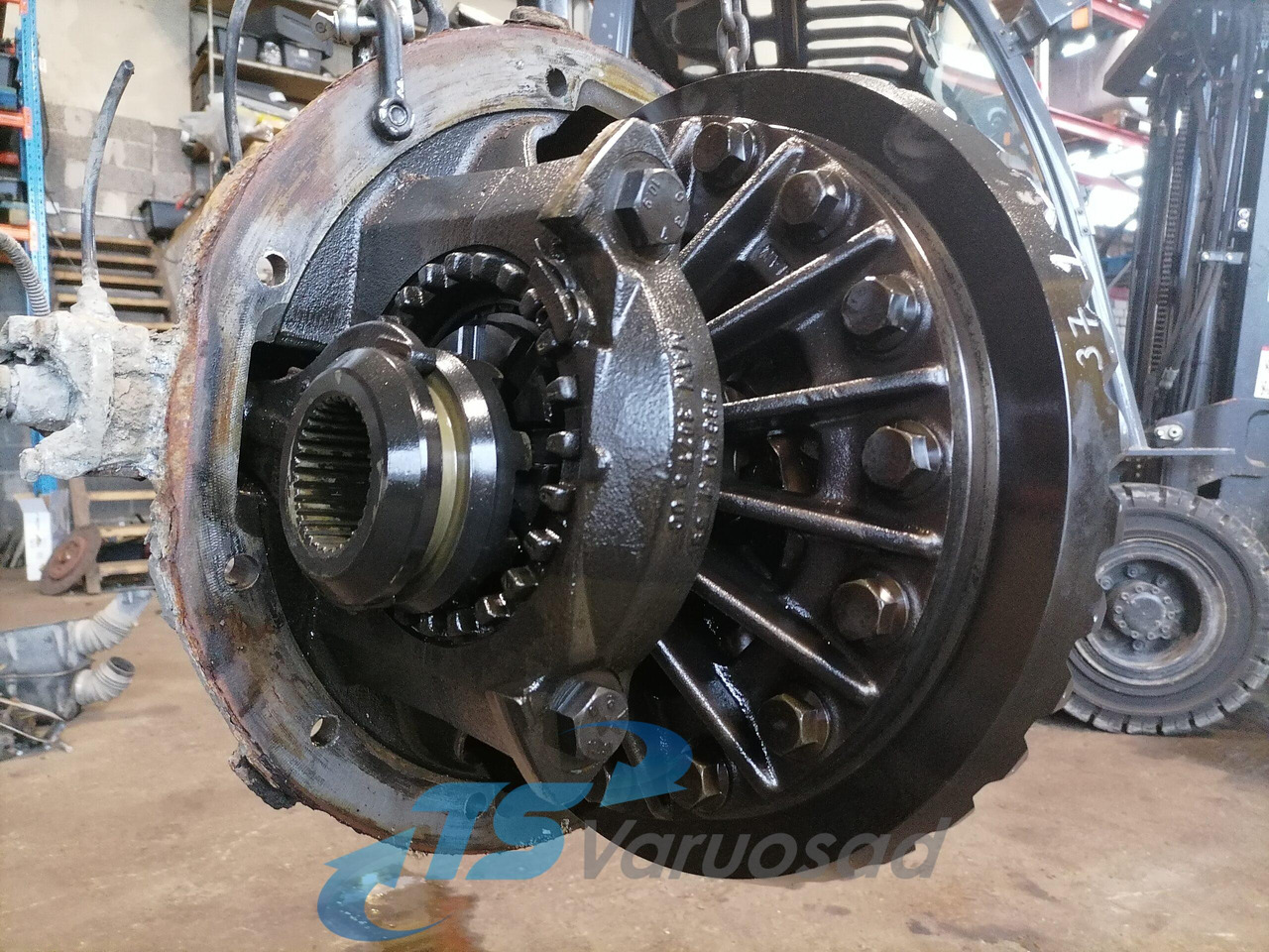 MAN Axel gear 3,7 81350106133 - Motore di traslazione per Camion: foto 3 MAN Axel gear 3,7 81350106133 - Motore di traslazione per Camion: foto 3