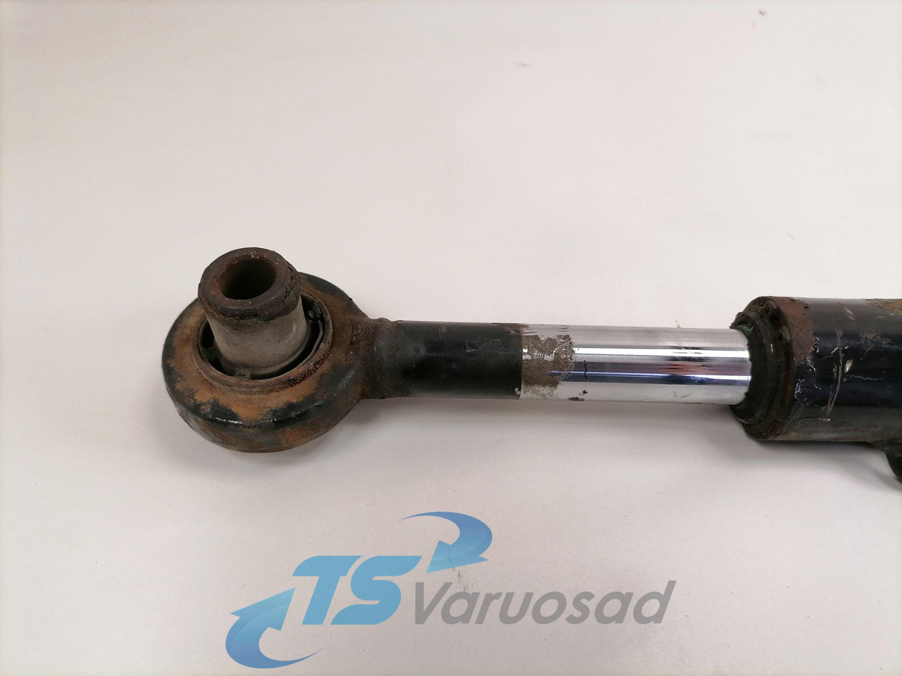 MAN Cab tilting cylinder 81417236124 - Sospensione della cabina per Camion: foto 2 MAN Cab tilting cylinder 81417236124 - Sospensione della cabina per Camion: foto 2