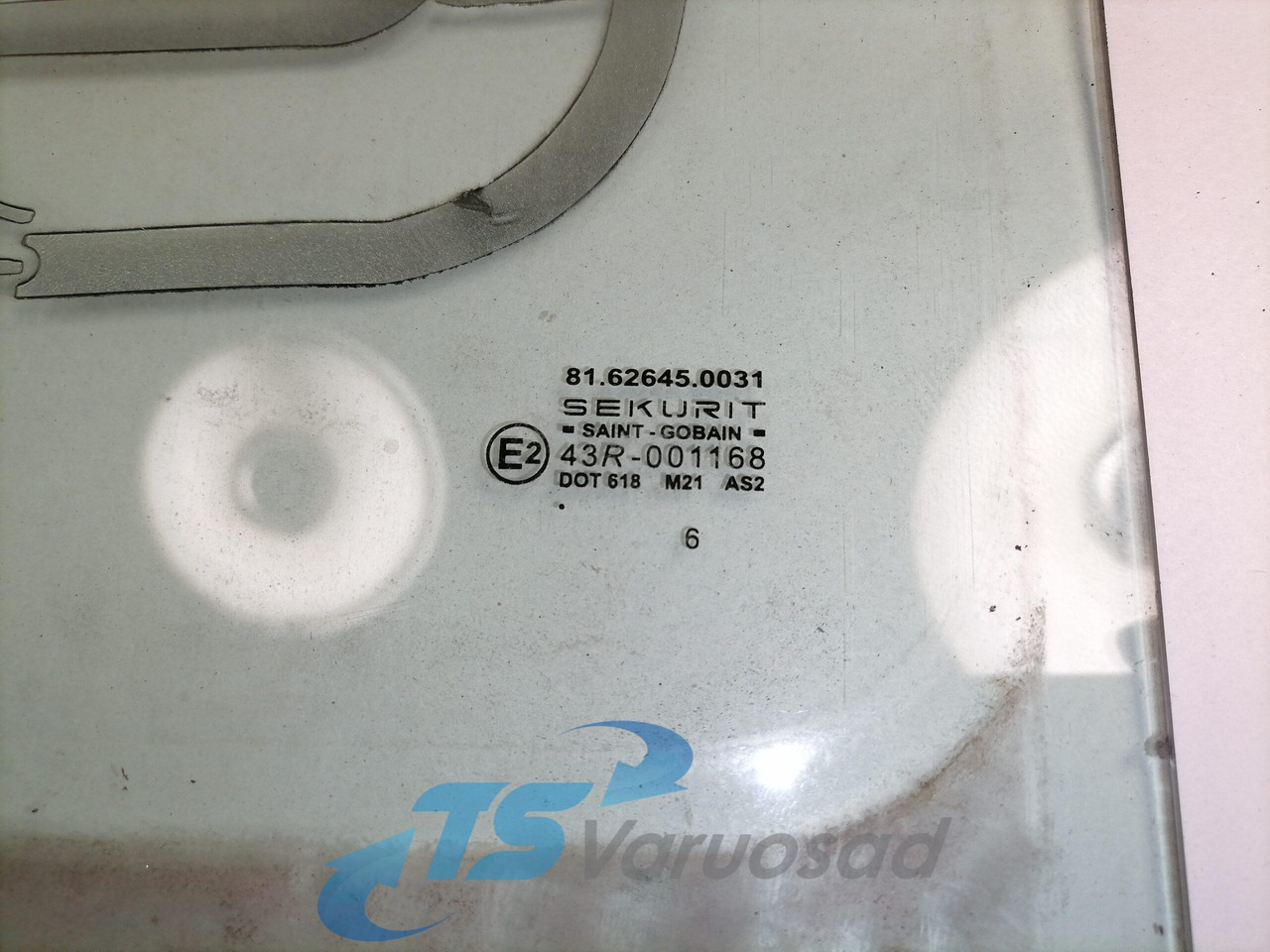 MAN Küljeklaas, vasak 81626450039 - Finestra e ricambi per Camion: foto 3 MAN Küljeklaas, vasak 81626450039 - Finestra e ricambi per Camion: foto 3