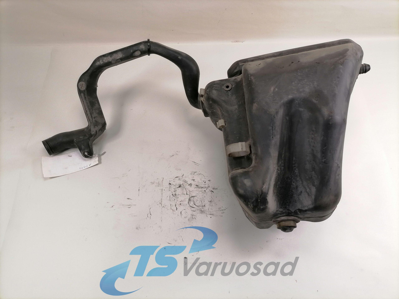 MAN Windscreen washer fluid tank 81264810079 - Tergicristallo per Camion: foto 2 MAN Windscreen washer fluid tank 81264810079 - Tergicristallo per Camion: foto 2