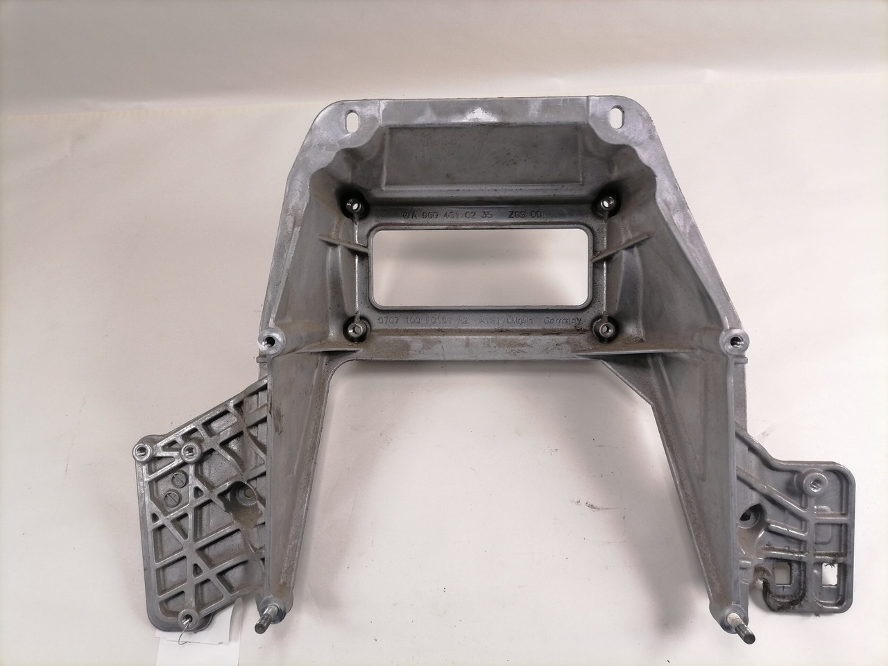 Mercedes-Benz Roolisamba kandur A9604610235 - Colonna dello sterzo per Camion: foto 2 Mercedes-Benz Roolisamba kandur A9604610235 - Colonna dello sterzo per Camion: foto 2