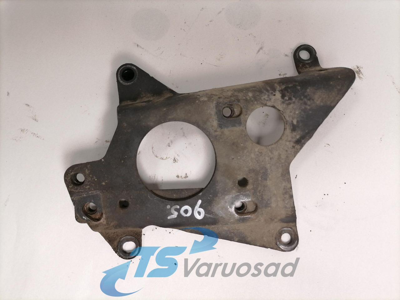 Scania Bracket 1743910 - Telaio per Camion: foto 1 Scania Bracket 1743910 - Telaio per Camion: foto 1