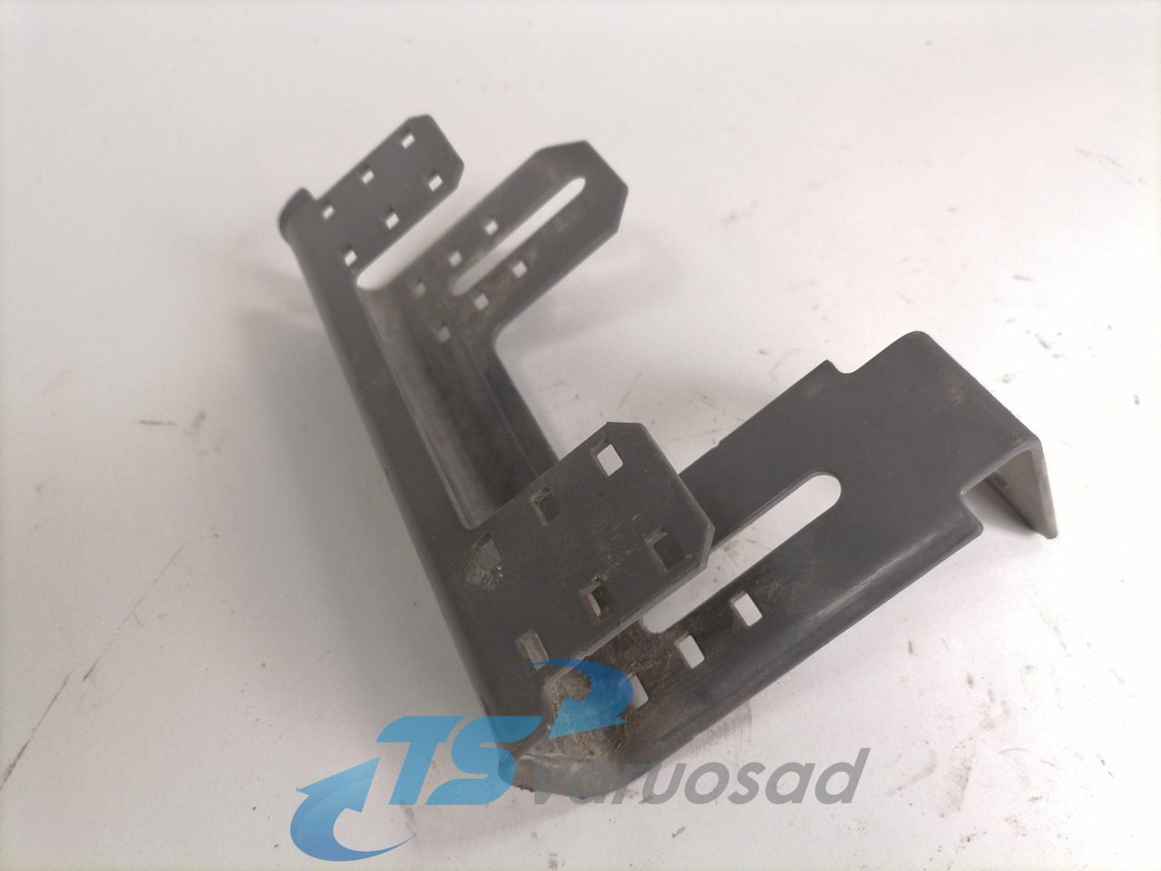 Scania Bracket 1747536 - Telaio per Camion: foto 3 Scania Bracket 1747536 - Telaio per Camion: foto 3