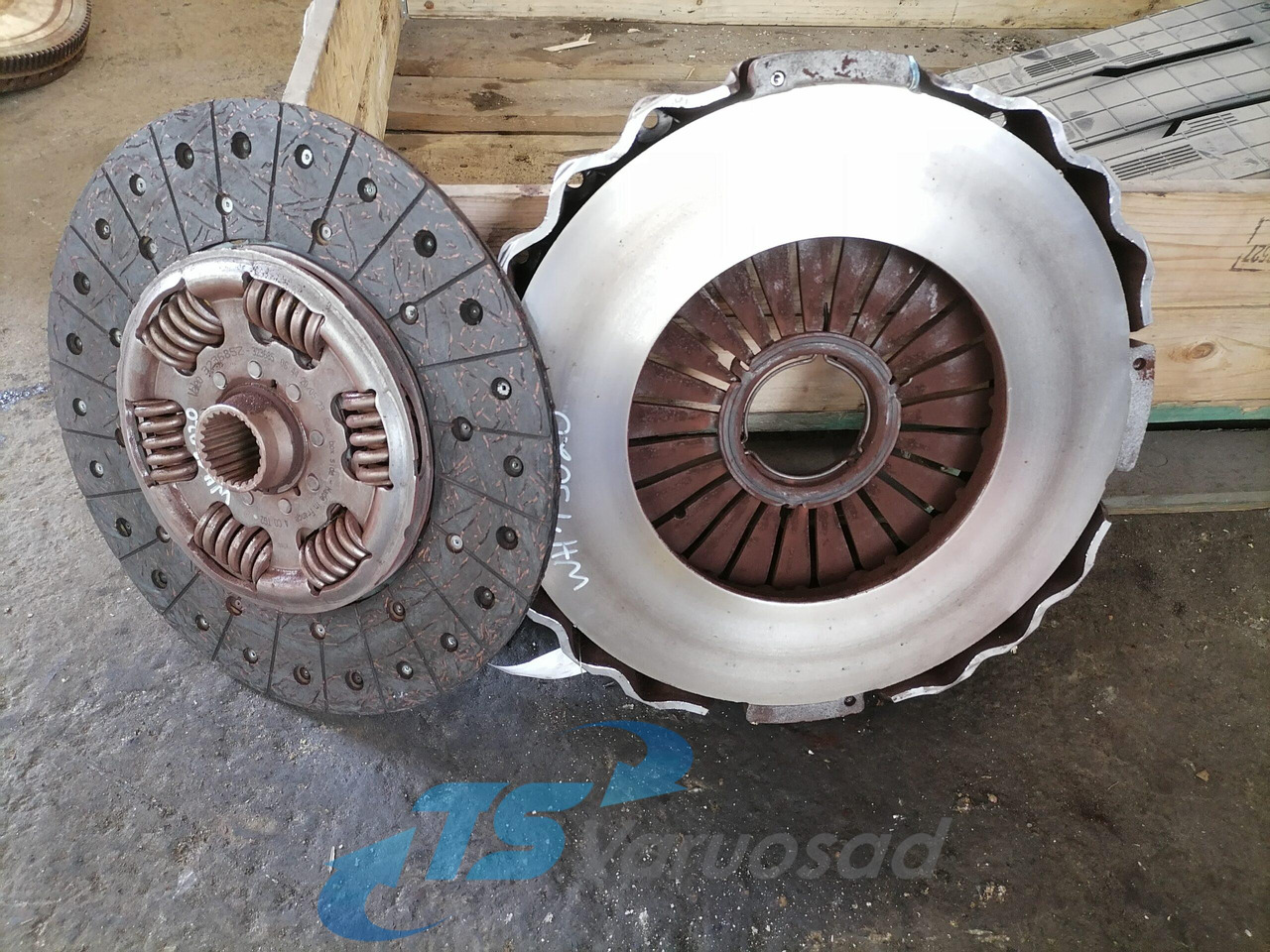 Scania Clutch 574977 - Frizione e ricambi per Camion: foto 2 Scania Clutch 574977 - Frizione e ricambi per Camion: foto 2