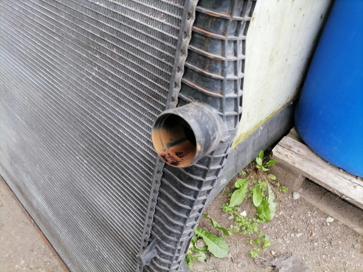 Scania Cooling radiator 1781365 - Radiatore per Camion: foto 5 Scania Cooling radiator 1781365 - Radiatore per Camion: foto 5