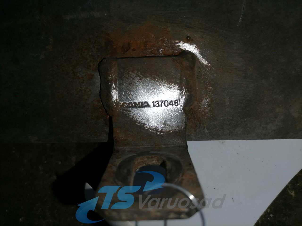 Scania Jahutusvedeliku toru, retarder 1370485 - Sistema di raffreddamento per Camion: foto 2 Scania Jahutusvedeliku toru, retarder 1370485 - Sistema di raffreddamento per Camion: foto 2