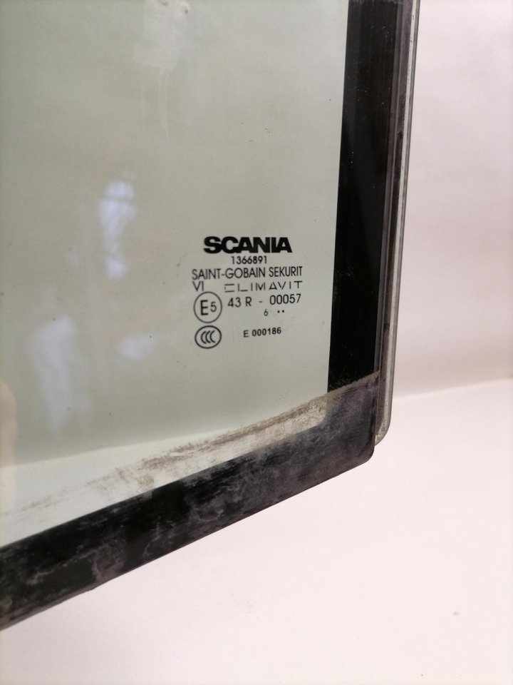 Scania Küljeklaas, vasak 1366891 - Finestra e ricambi per Camion: foto 2 Scania Küljeklaas, vasak 1366891 - Finestra e ricambi per Camion: foto 2