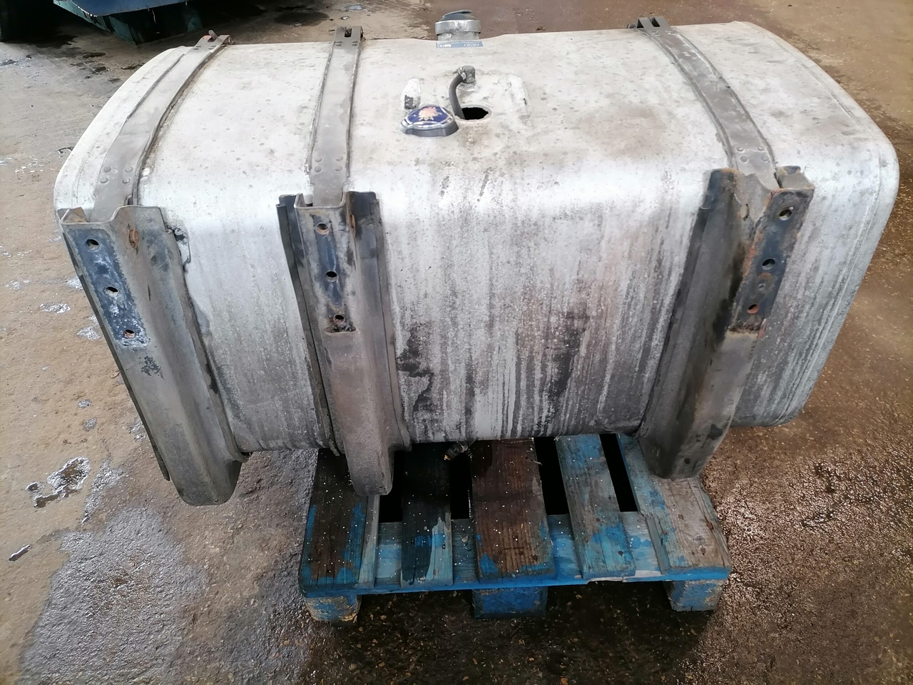 Scania Kütusepaak 500L 1517307 - Serbatoio carburante per Camion: foto 3 Scania Kütusepaak 500L 1517307 - Serbatoio carburante per Camion: foto 3