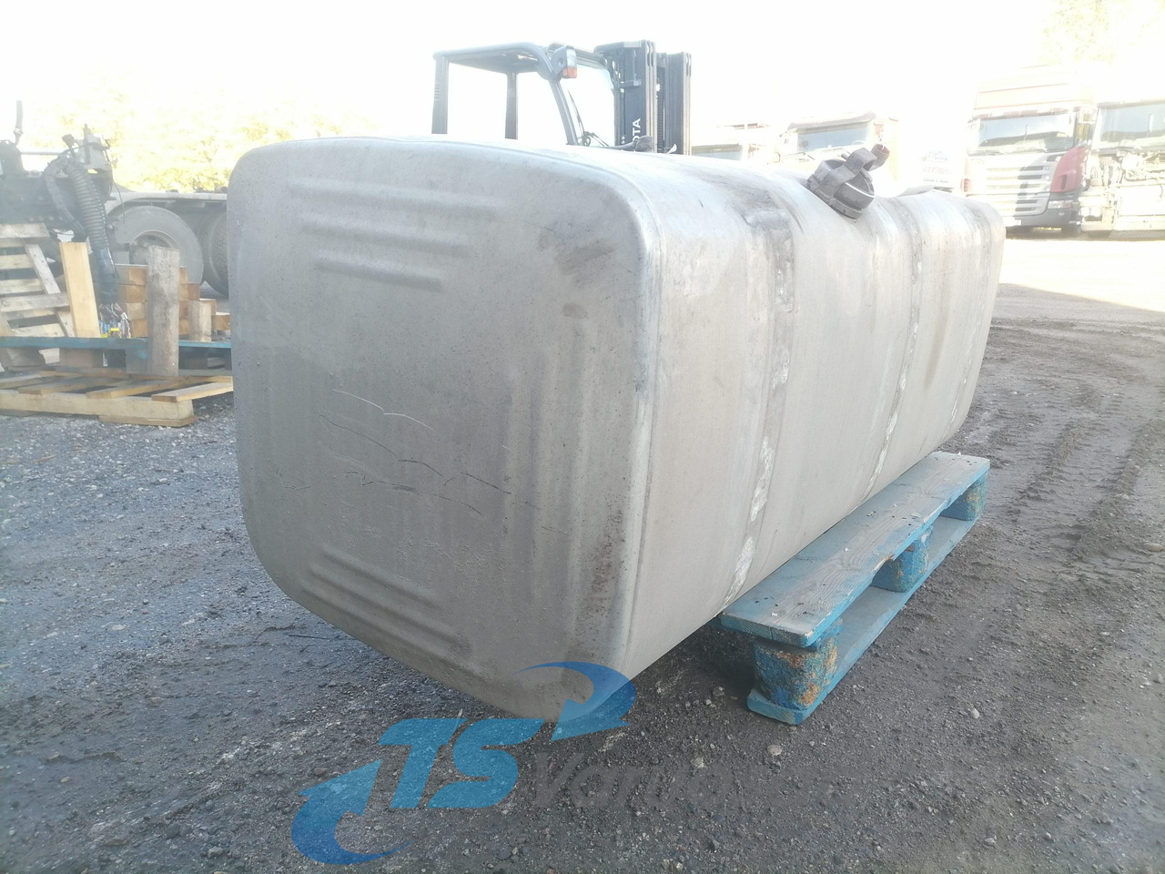 Scania Kütusepaak 700L 1423691 - Serbatoio carburante per Camion: foto 4 Scania Kütusepaak 700L 1423691 - Serbatoio carburante per Camion: foto 4