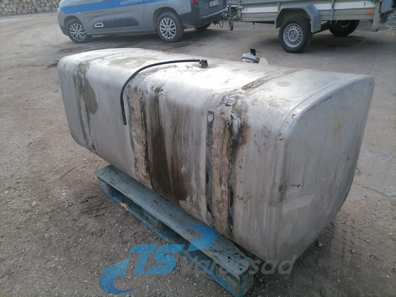 Scania Kütusepaak 700L 1517309 - Serbatoio carburante per Camion: foto 2 Scania Kütusepaak 700L 1517309 - Serbatoio carburante per Camion: foto 2