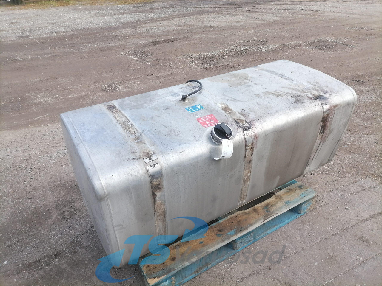 Scania Kütusepaak 700L 1517309 - Serbatoio carburante per Camion: foto 1 Scania Kütusepaak 700L 1517309 - Serbatoio carburante per Camion: foto 1