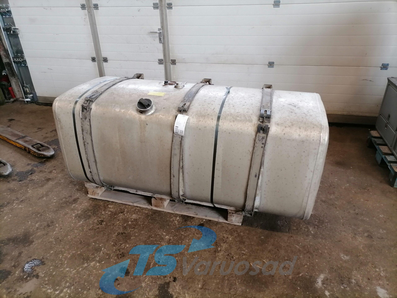 Scania Kütusepaak 700L 1517309 - Serbatoio carburante per Camion: foto 1 Scania Kütusepaak 700L 1517309 - Serbatoio carburante per Camion: foto 1