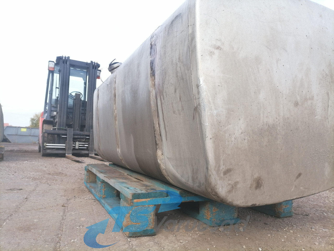 Scania Kütusepaak 700L 1517309 - Serbatoio carburante per Camion: foto 4 Scania Kütusepaak 700L 1517309 - Serbatoio carburante per Camion: foto 4