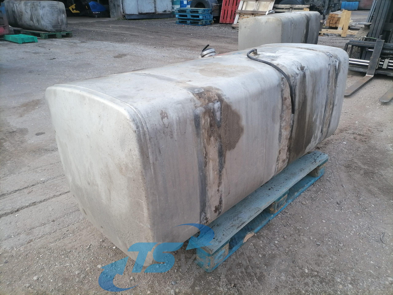 Scania Kütusepaak 700L 1517309 - Serbatoio carburante per Camion: foto 3 Scania Kütusepaak 700L 1517309 - Serbatoio carburante per Camion: foto 3