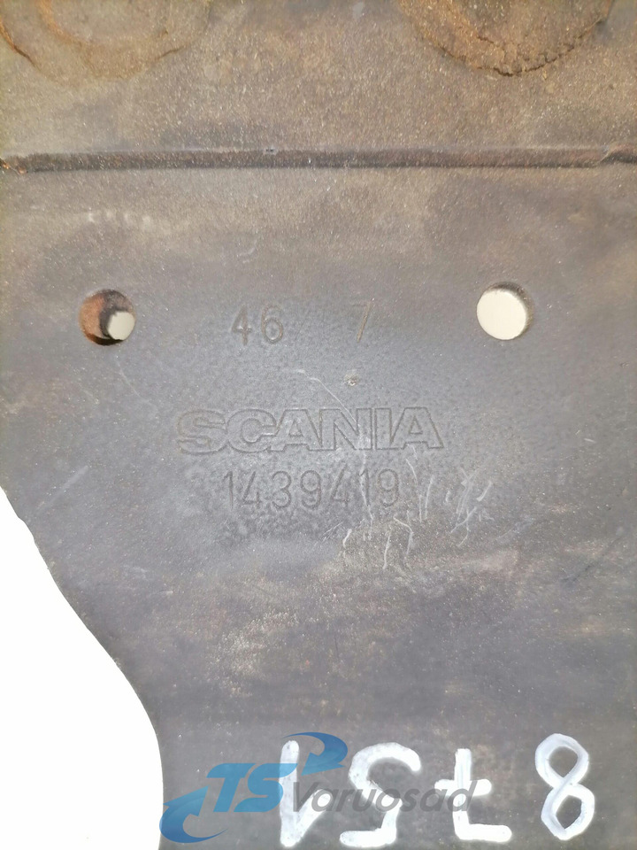 Scania Muffler carrier 1439419 - Marmitta per Camion: foto 4 Scania Muffler carrier 1439419 - Marmitta per Camion: foto 4