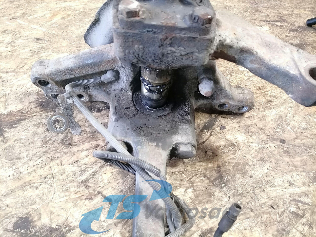 Scania Steering knuckle 1895937 - Assali e ricambi per Camion: foto 5 Scania Steering knuckle 1895937 - Assali e ricambi per Camion: foto 5
