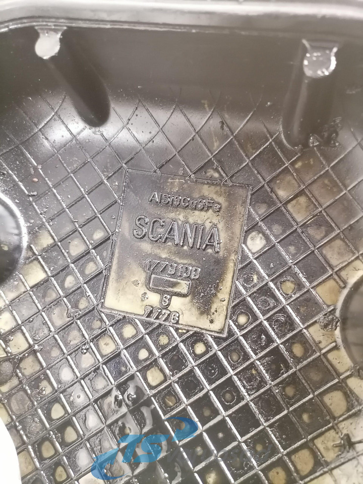 Scania Valve cover 1779109 - Testa cilindri per Camion: foto 3 Scania Valve cover 1779109 - Testa cilindri per Camion: foto 3