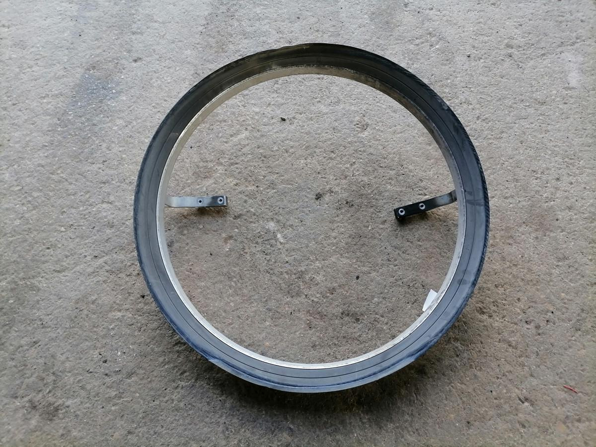 Scania Ventilaatori metallrõngas 2406061 - Radiatore per Camion: foto 2 Scania Ventilaatori metallrõngas 2406061 - Radiatore per Camion: foto 2