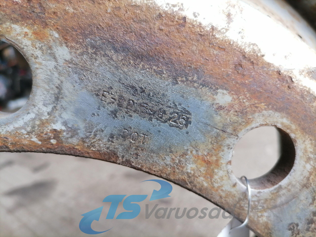 Universaalne Velg 22.5x8.25 225x825 - Cerchi e pneumatici per Camion: foto 5 Universaalne Velg 22.5x8.25 225x825 - Cerchi e pneumatici per Camion: foto 5