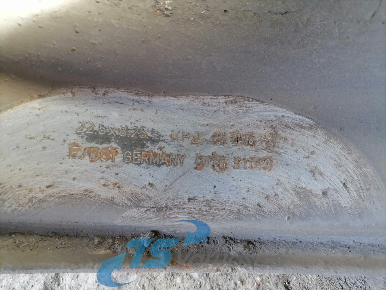 Universaalne Velg 22.5x8.25 225x825 - Cerchi e pneumatici per Camion: foto 4 Universaalne Velg 22.5x8.25 225x825 - Cerchi e pneumatici per Camion: foto 4