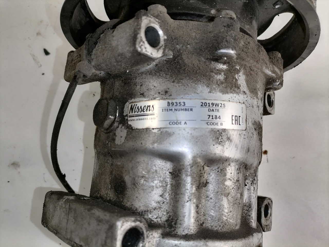 Volvo A/C compressor 89353 - Riscaldamento/ Ventilazione per Camion: foto 4 Volvo A/C compressor 89353 - Riscaldamento/ Ventilazione per Camion: foto 4