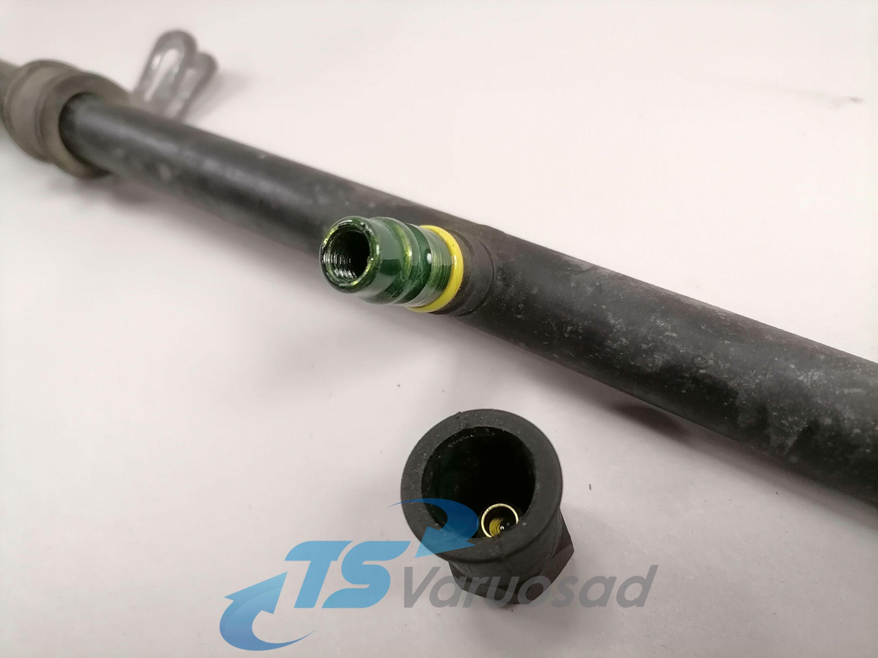 Volvo A/C pipe 20498305 - Riscaldamento/ Ventilazione per Camion: foto 4 Volvo A/C pipe 20498305 - Riscaldamento/ Ventilazione per Camion: foto 4
