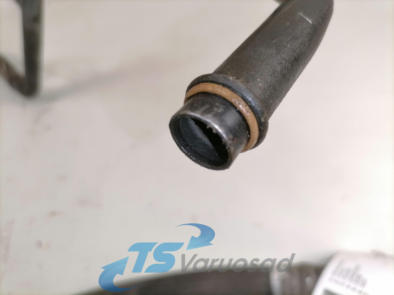 Volvo A/C pipe 20942519 - Riscaldamento/ Ventilazione per Camion: foto 3 Volvo A/C pipe 20942519 - Riscaldamento/ Ventilazione per Camion: foto 3